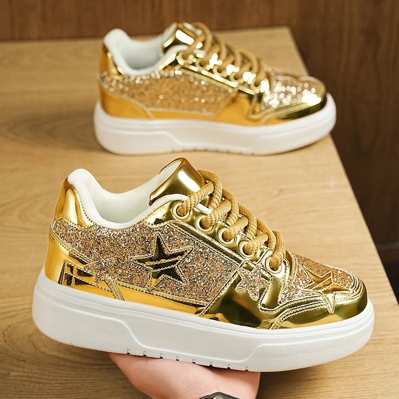 Пара спортивных кроссовок для бега золотые мужские туфли скейтбординга удобные