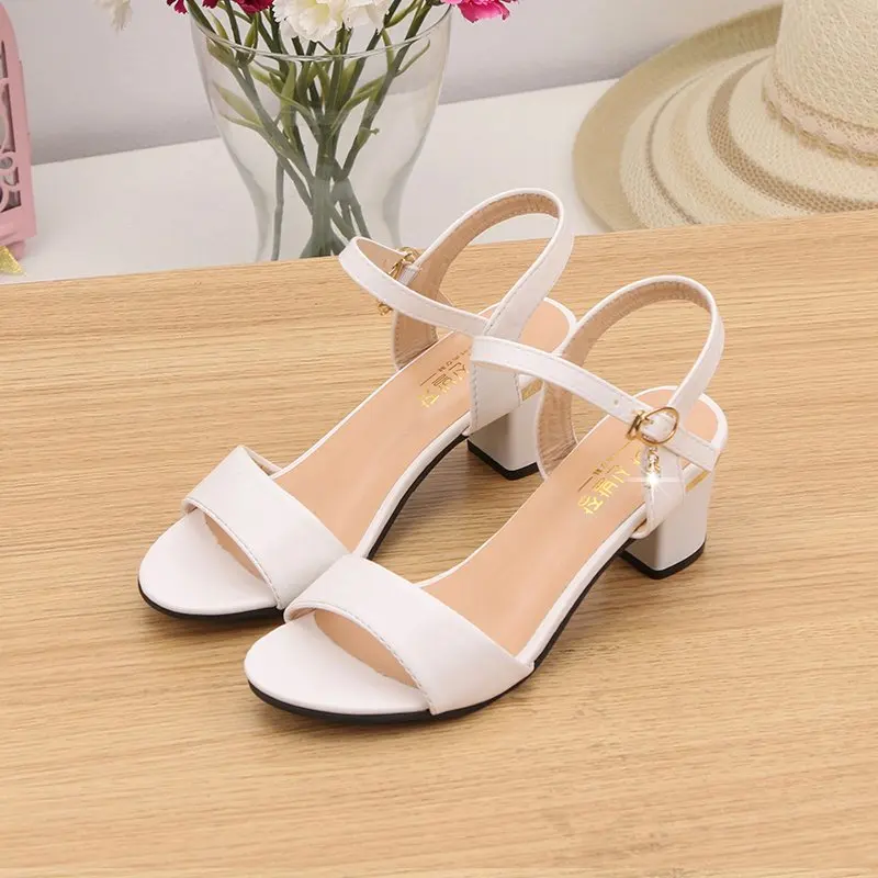 

Новинка 2022, летние женские босоножки на высоком каблуке, однослойные черные босоножки на массивном каблуке, женские повседневные босоножки, размеры 34-42