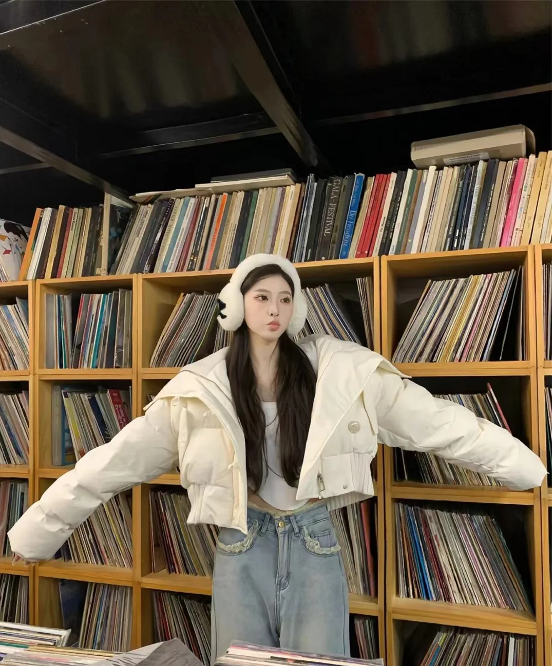 New Arrival 2023 Popular Women Down Coat Short Jacket Parkas Female Ladies High Street Overcoat White Black Turn-down Collar