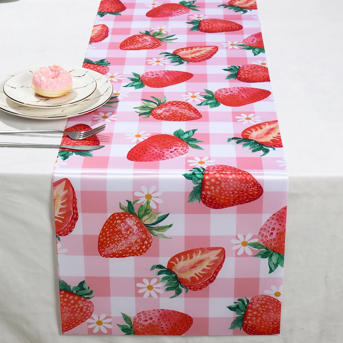 Скатерть в виде клубники для детей праздничный декор дня рождения с клубникой