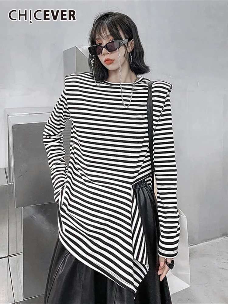 

CHICEVER White Irregular T Shirt For Women Round Neck Long Sleeve Side Split Loose Chic T Shirts Female Summer Fashion Style New