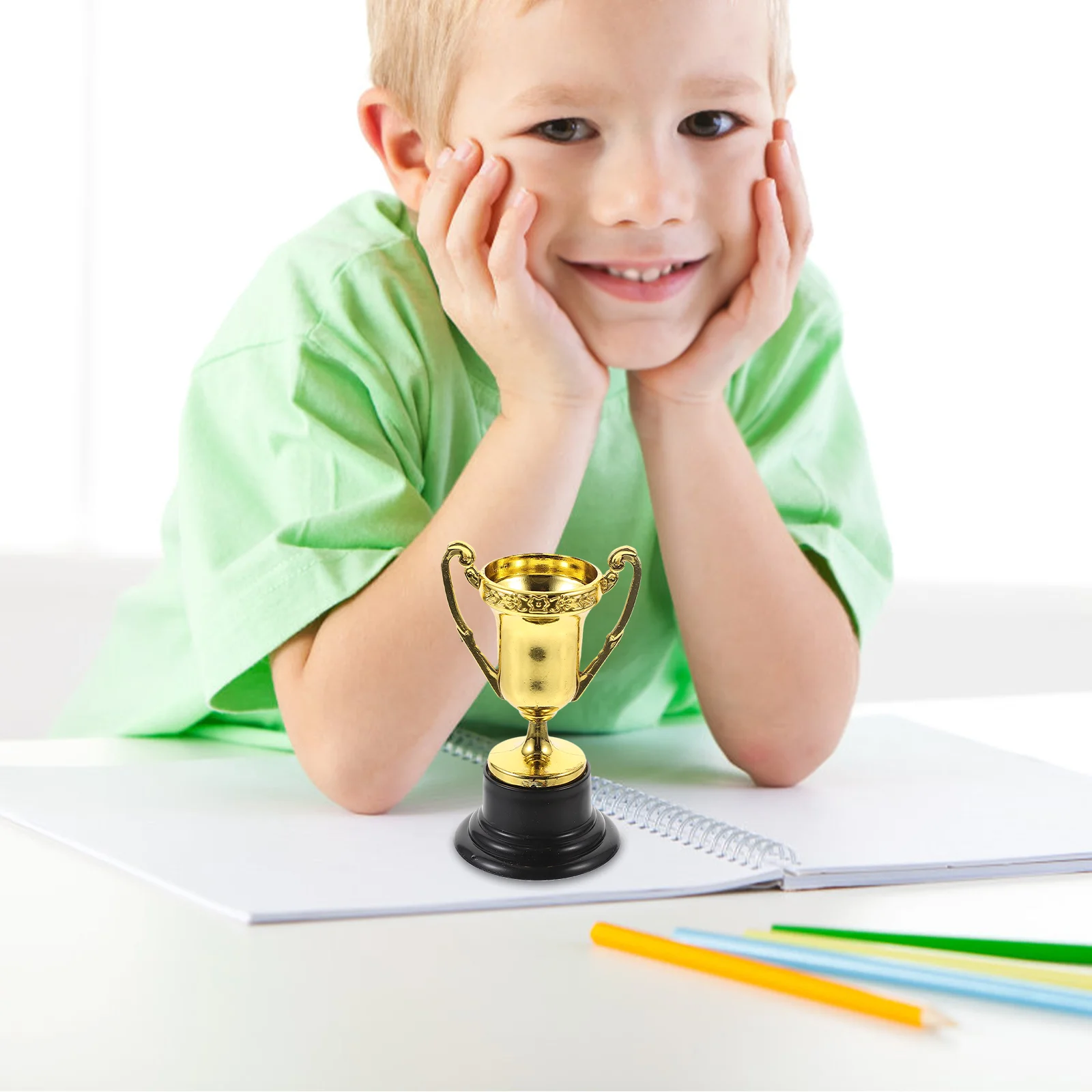 

Children's Trophy Kids Reward Toy Home Desktop Decor Mini Model Plastic Prize Small Cup