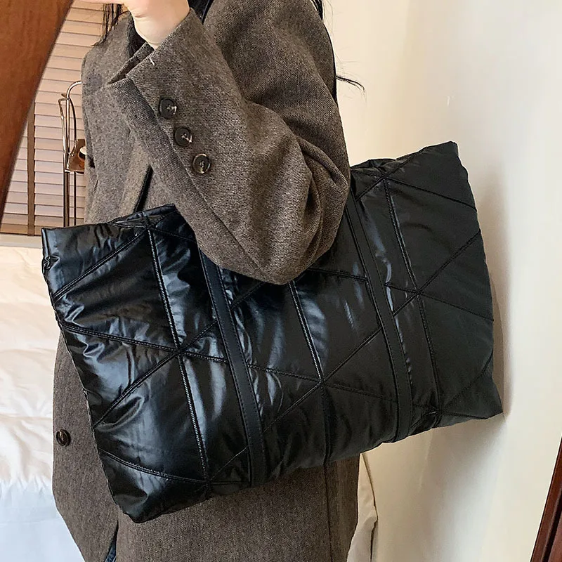 

Women Shoulder Shopper Bag Winter Space Padded Handbag Female Fashion Check Pattern Messenger Bag Causal Large Capacity Tote