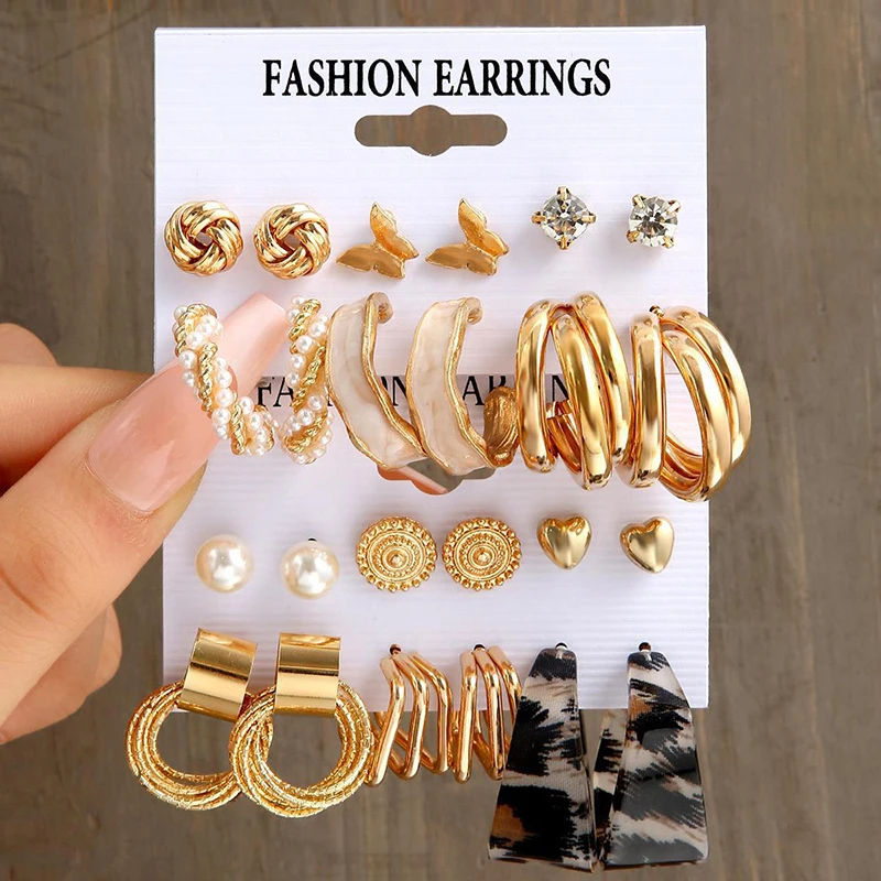 

Fashion Exaggerated Gold Color Metal Pearl Earrings for Women Geometric Twisted Vintage Hoop Earrigns Jewelry Gift Heart Earring