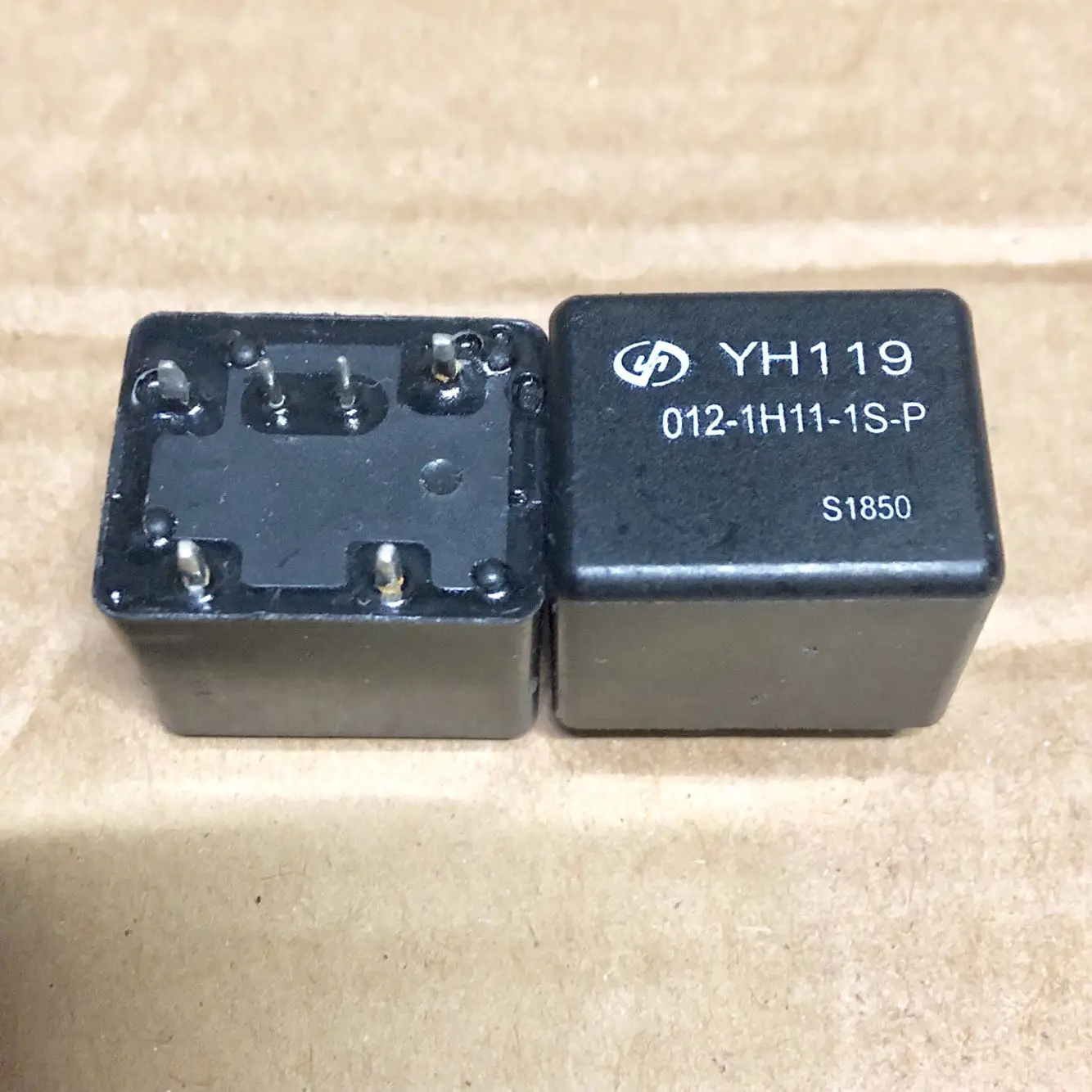 

YH119 012-1H11-1S-P/024-1H11-1A-P Relay