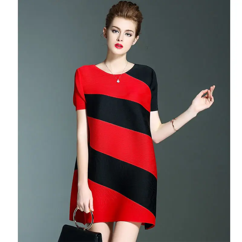 

Dress for women 2022 summer new circular neck slim pleated skirt stitching straight short-sleeved fashion loose dress female