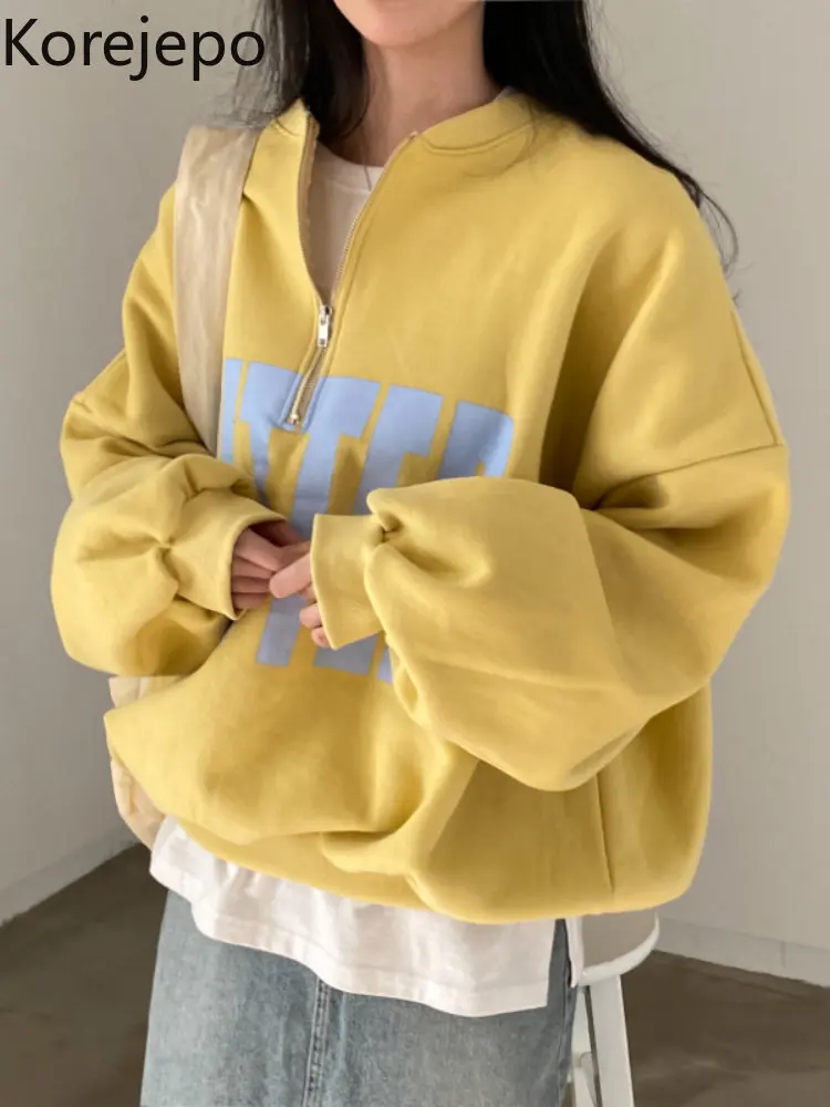 

Женский осенне-зимний ретро свитер с воротником-стойкой и надписью