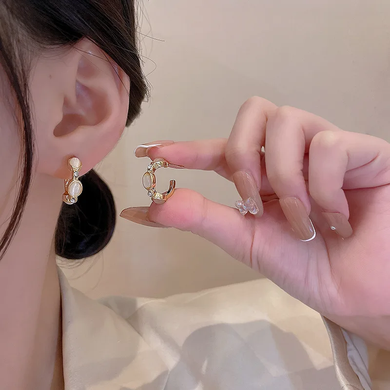 

Opal Stone Hoops Sleeper Earrings with Stones Statement Jewelry Honey Gold Color Earings Huggies Women Ear argolla brinco opala