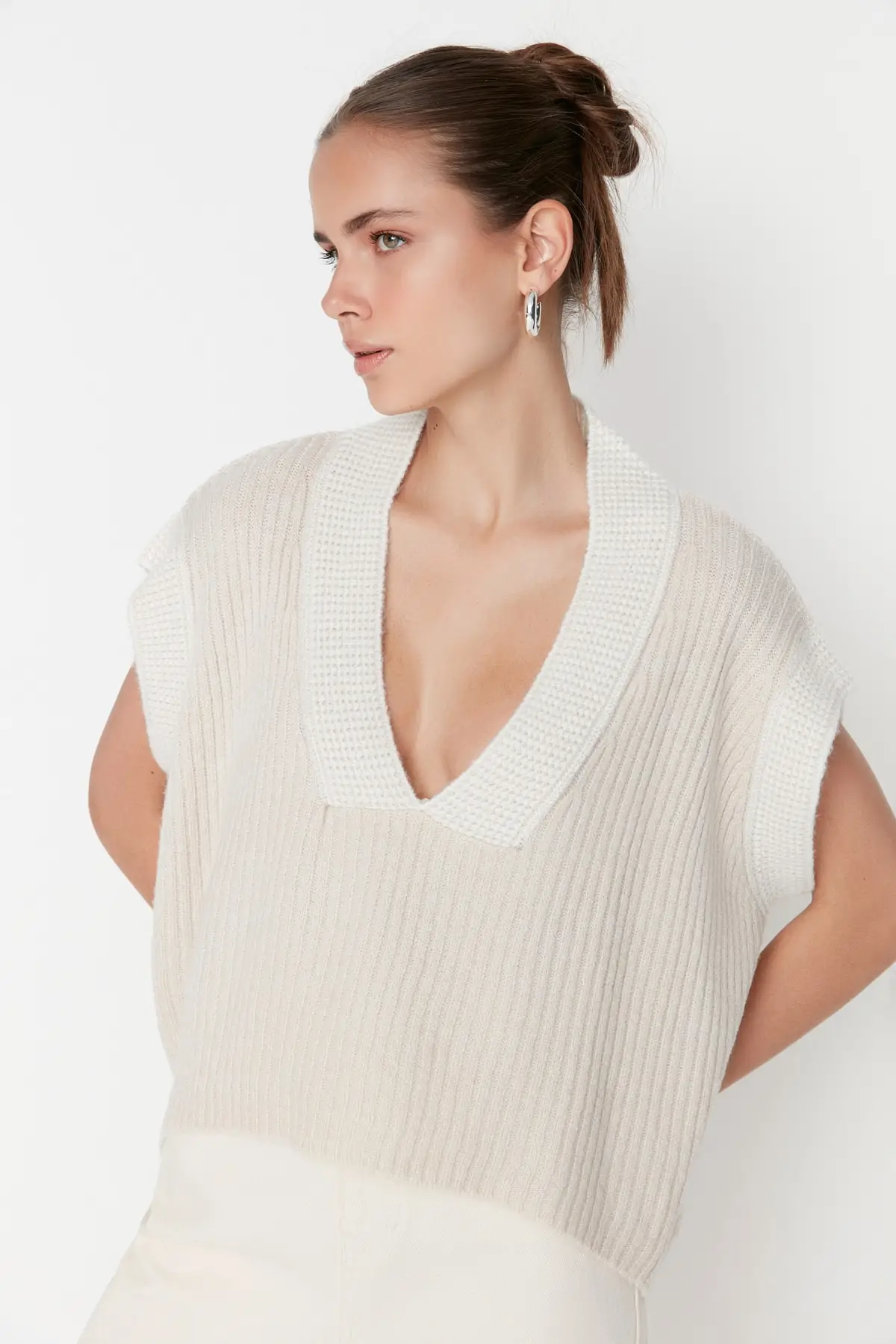 

Вязаный джемпер TWOAW21BZ0014 большого размера с камнями