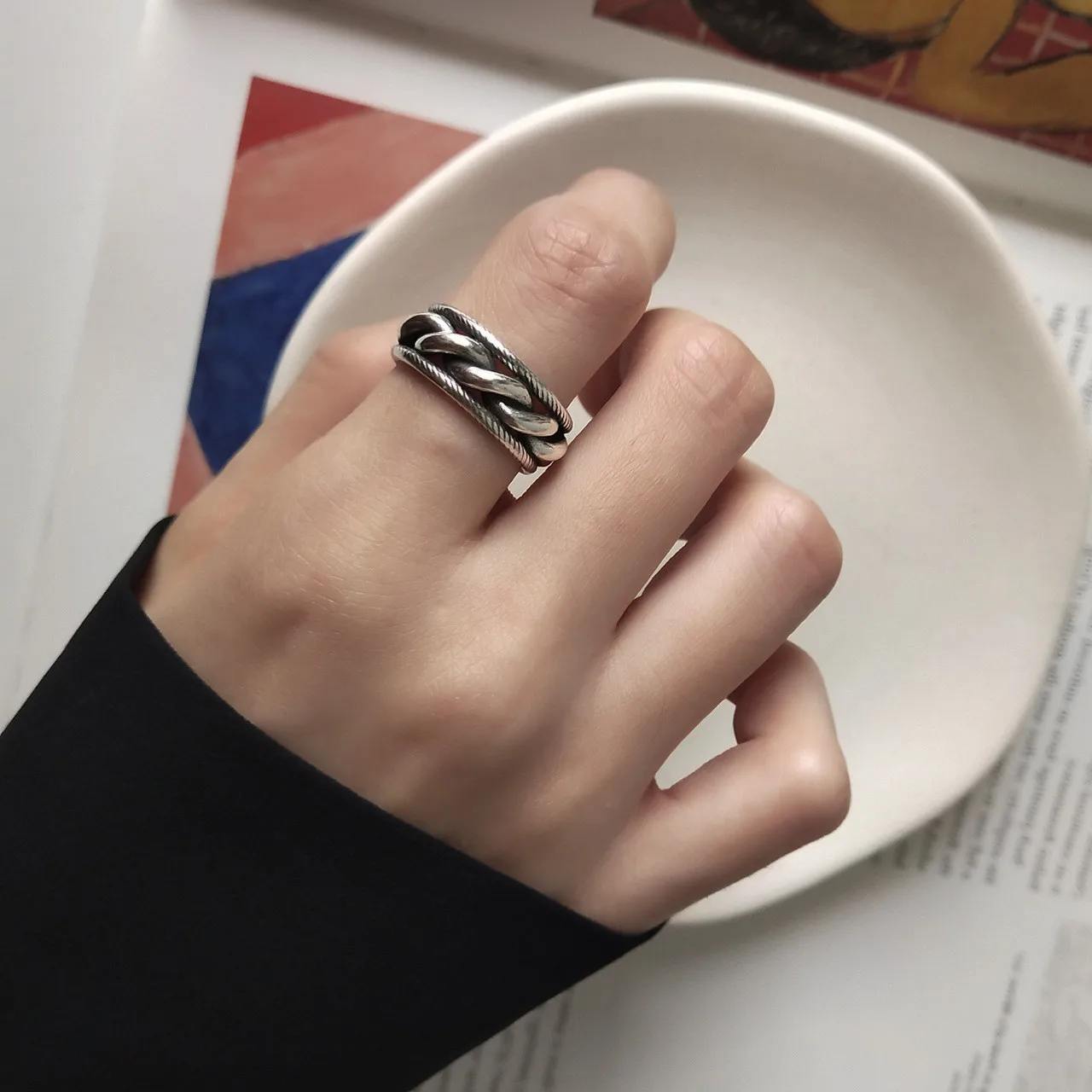 

Hot Sell Vintage Cross Design Thai Silver Female Finger Ring Original Jewelry For Women Party Gifts No Fade Accessories