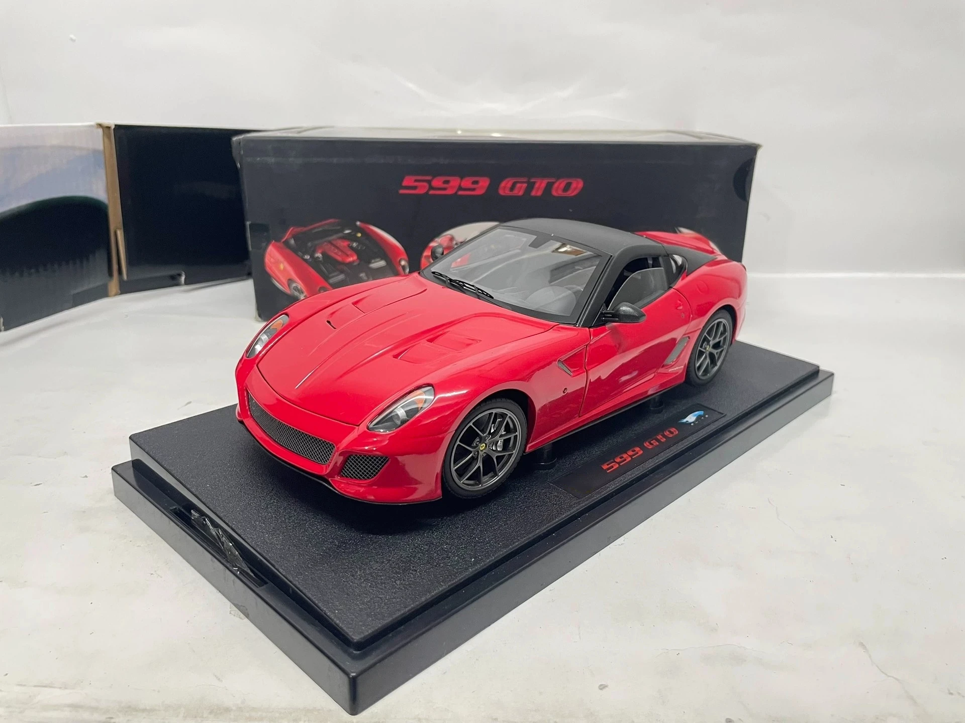 Фото HW Elite 1:18 599 GTO Red Simulation Limited Edition, все открытые металлические статические модели автомобиля из сплава, игрушка в подарок №1