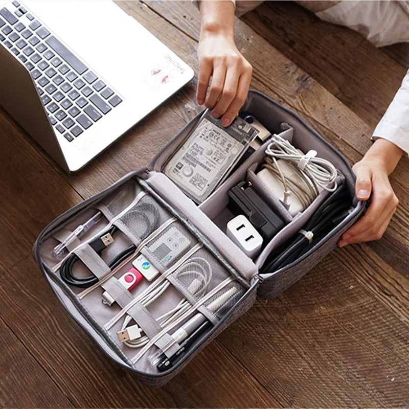 

Портативный дорожный органайзер для кабелей и гаджетов с USB