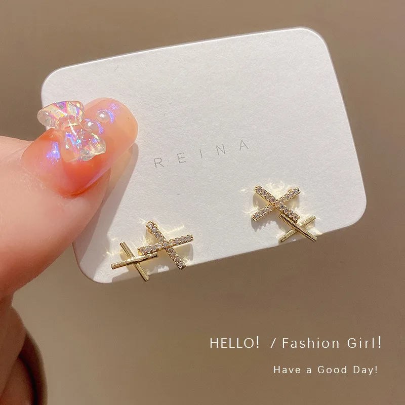 Женские серьги-гвоздики в Корейском стиле S3593 Женские серьги-гвоздики в Корейском стиле S3593