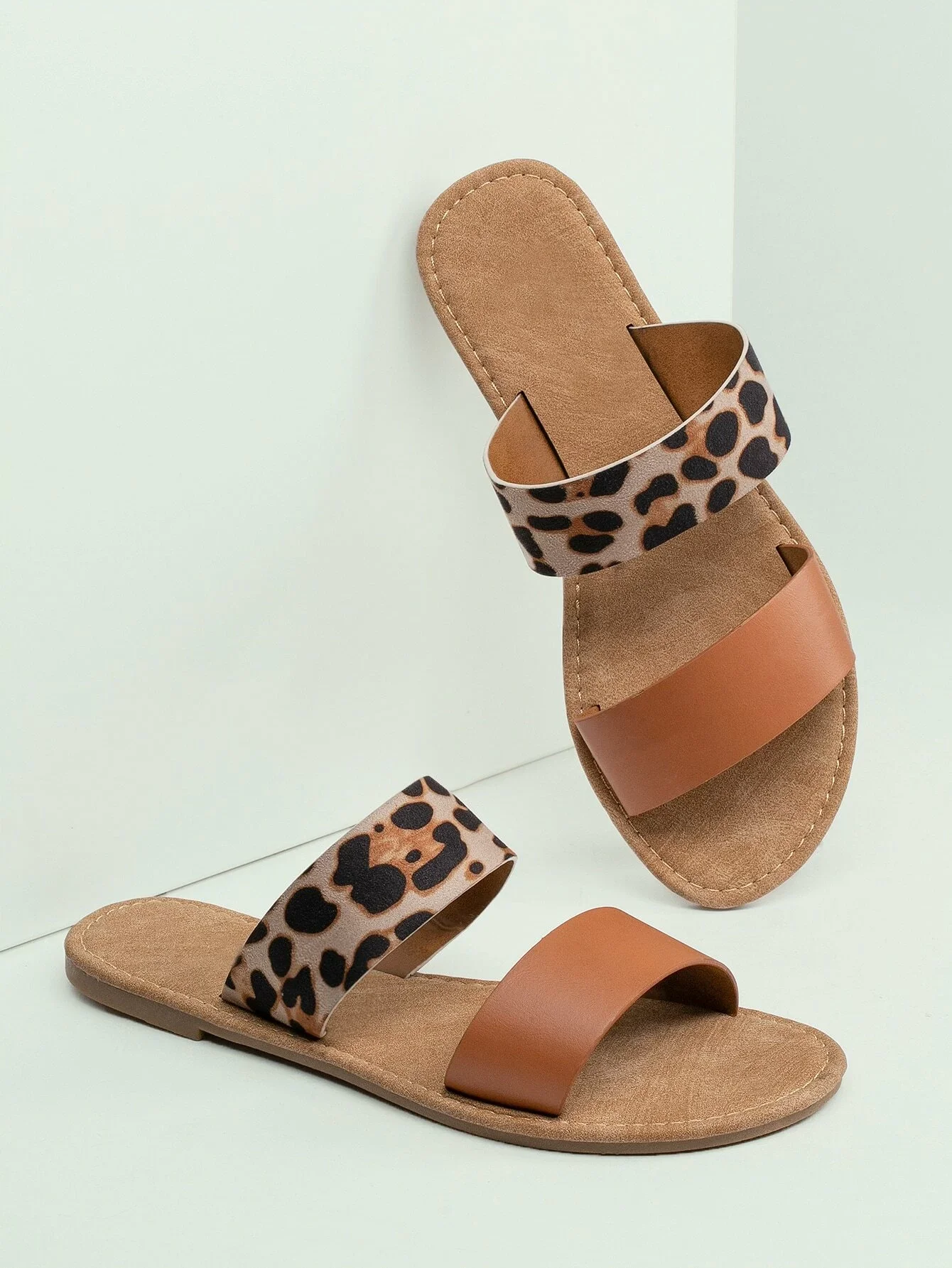 

Leopard Double Band Open Toe Slide Sandals