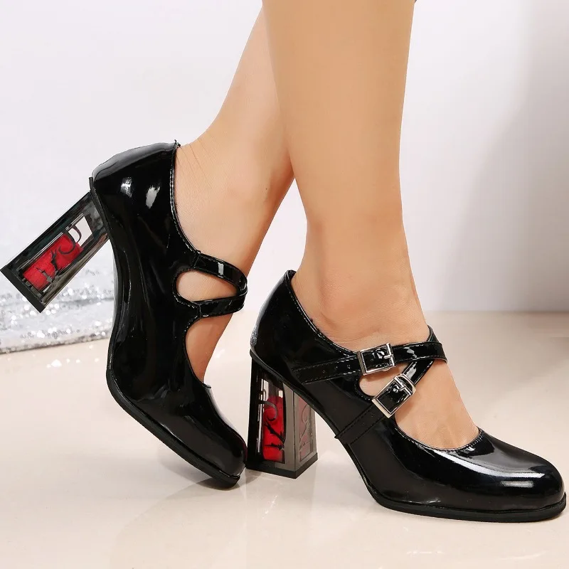 

Женские туфли-лодочки с ремешком и двойной пряжкой, на квадратном каблуке