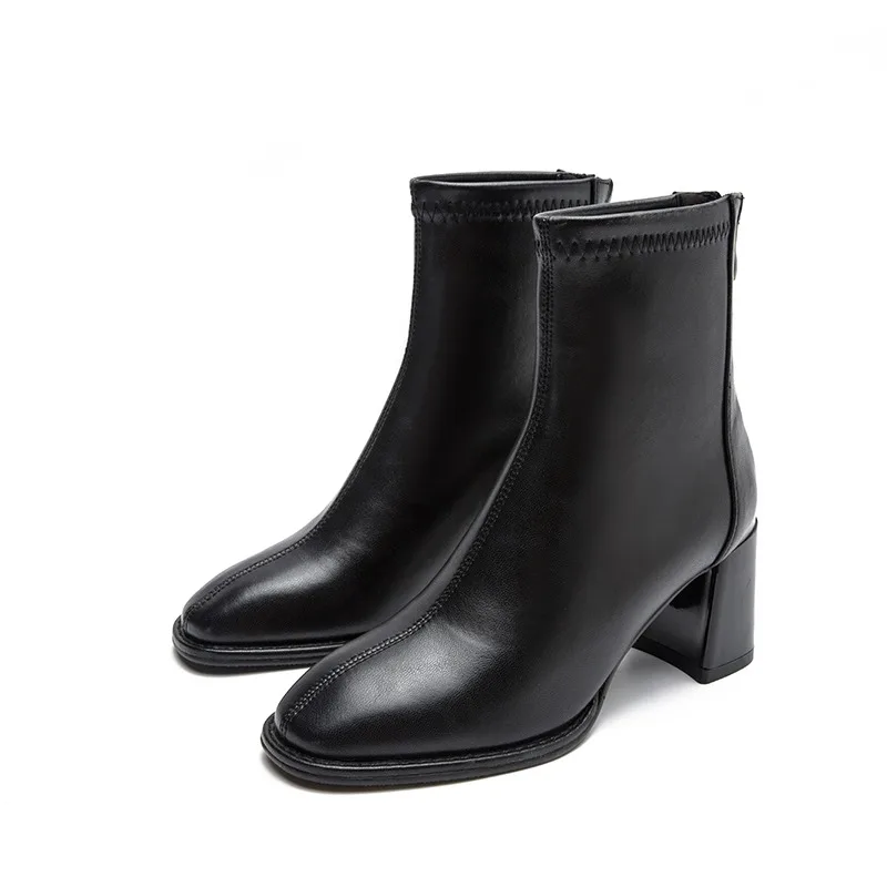 Ботинки женские короткие на среднем каблуке