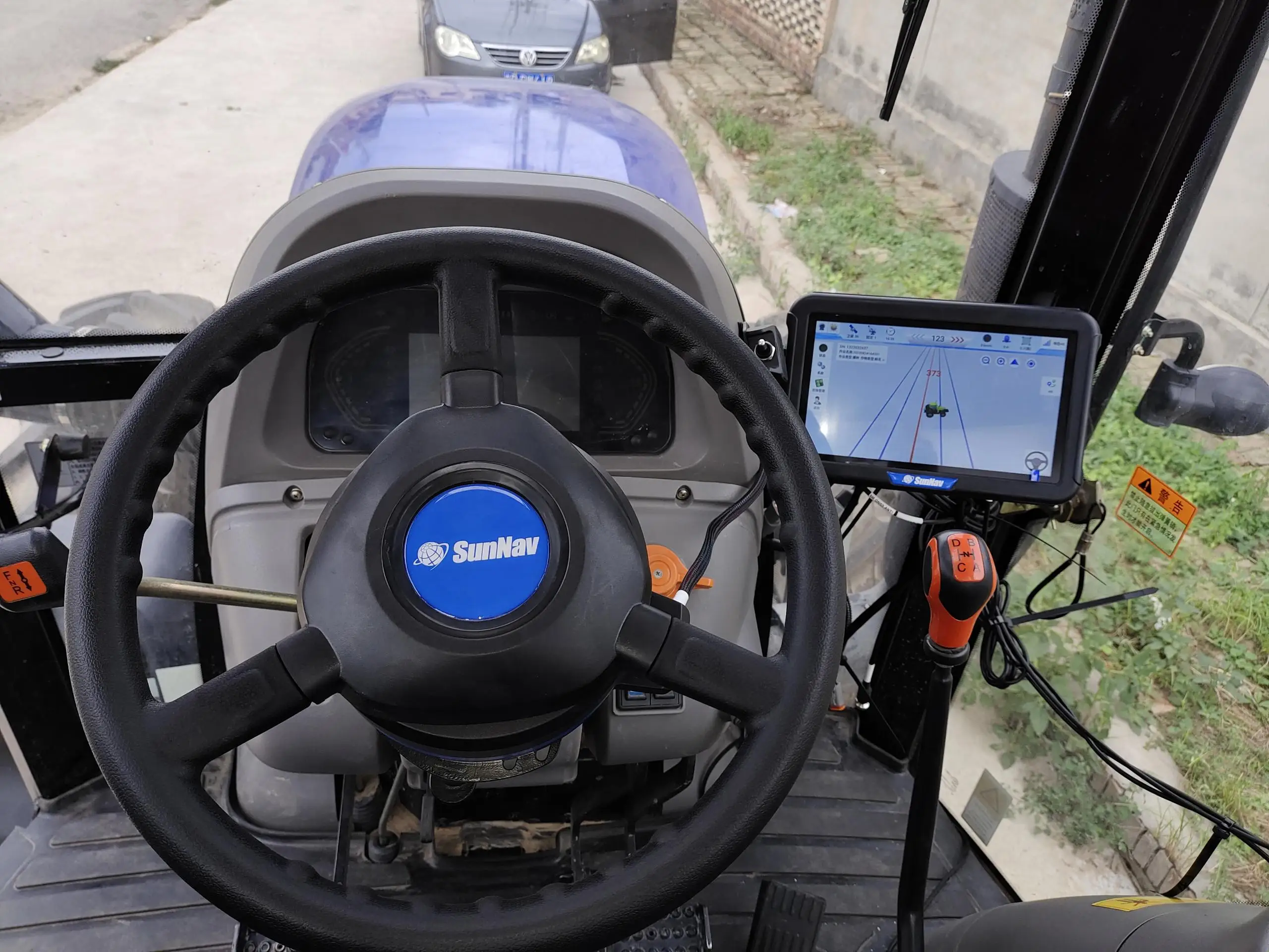 Teejet unipilot pro. Кировец к-744 р4 салон. Fj dynamics автопилот. Система параллельного вождения для трактора. Autopilot trimble кировец.