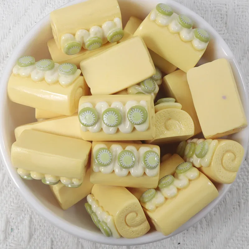 

Миниатюры из смолы для декора