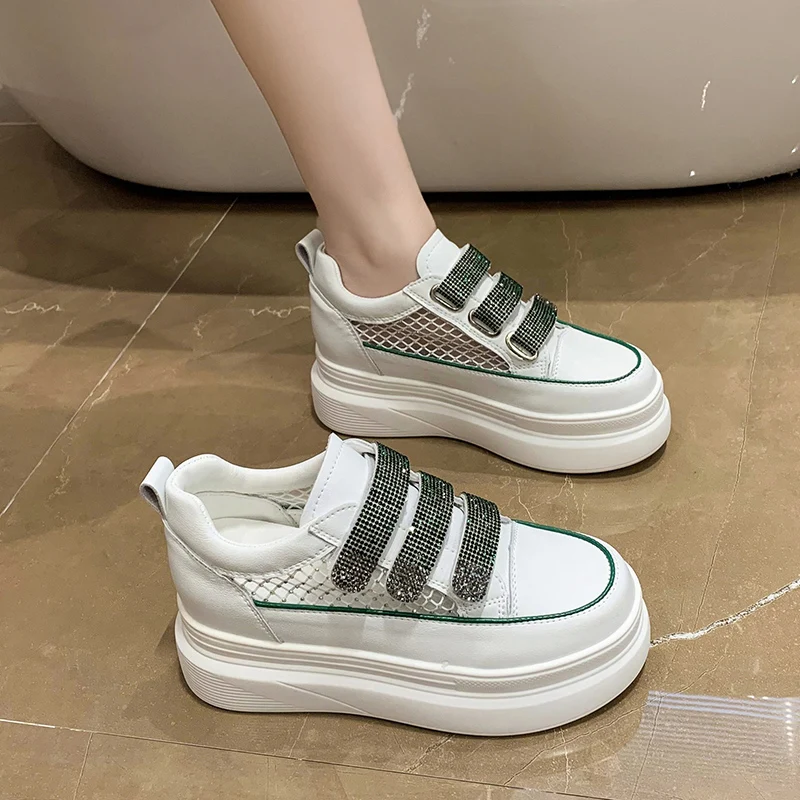 

Кроссовки женские на платформе, с круглым носком, со стразами