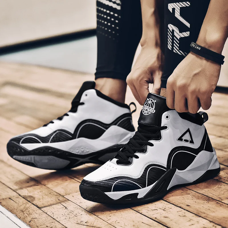 Men's Basketball Shoes Court Anti-slip Rebound Basketball Sneakers Men Sports Shoes Teenagers Breathable High Top Gym Boots