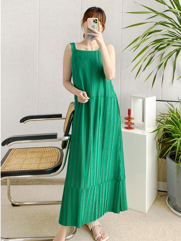 

C*s 2022 Summer Woman Vaction Holiday Green Strappy Pleated Maxi Dress Oversized Slash Neck Dress