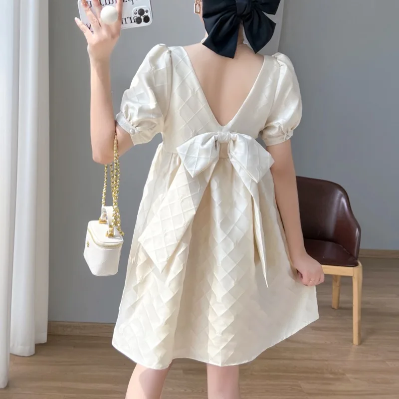 

Женское мини-платье с открытой спиной и бантом, ТРАПЕЦИЕВИДНОЕ