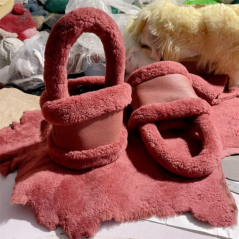 

Woman Bag Autumn/Winter 2022 New Fur One-piece Women's Vegetable Basket Handbag Wool Bag Tuscan Wool Fur Bag