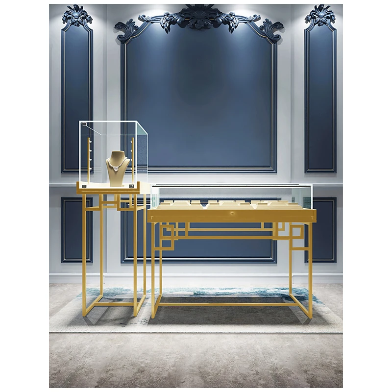 На заказ. Стеклянный выставочный шкаф для ювелирных изделий зал