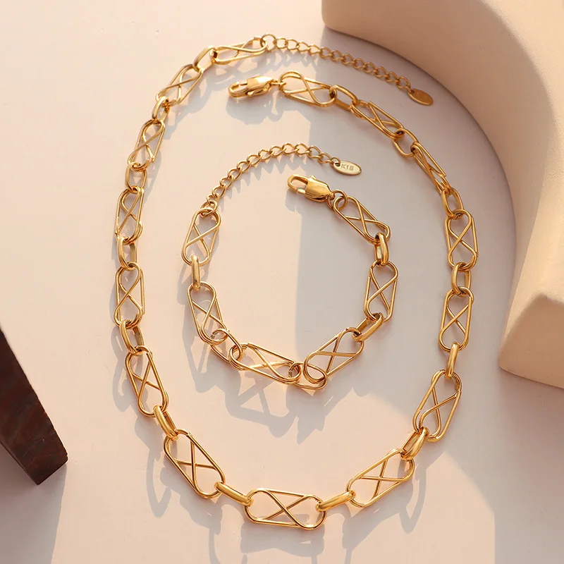 

Women's Necklace Bracelet Set Personality High end Necklace Jewelry Set Hip Hop Style Geometric Bracelet Fashion Couple Jewelry