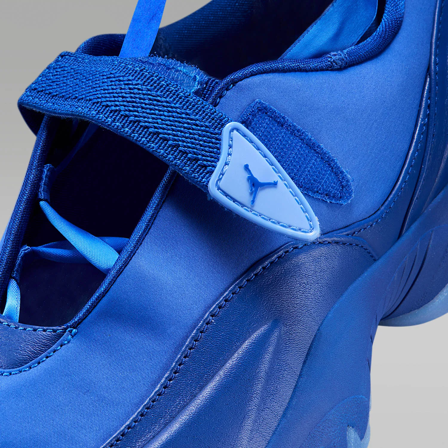 Фото Женские износостойкие спортивные кроссовки Nike Authentic Jordan Pointe IB8597-400 №4