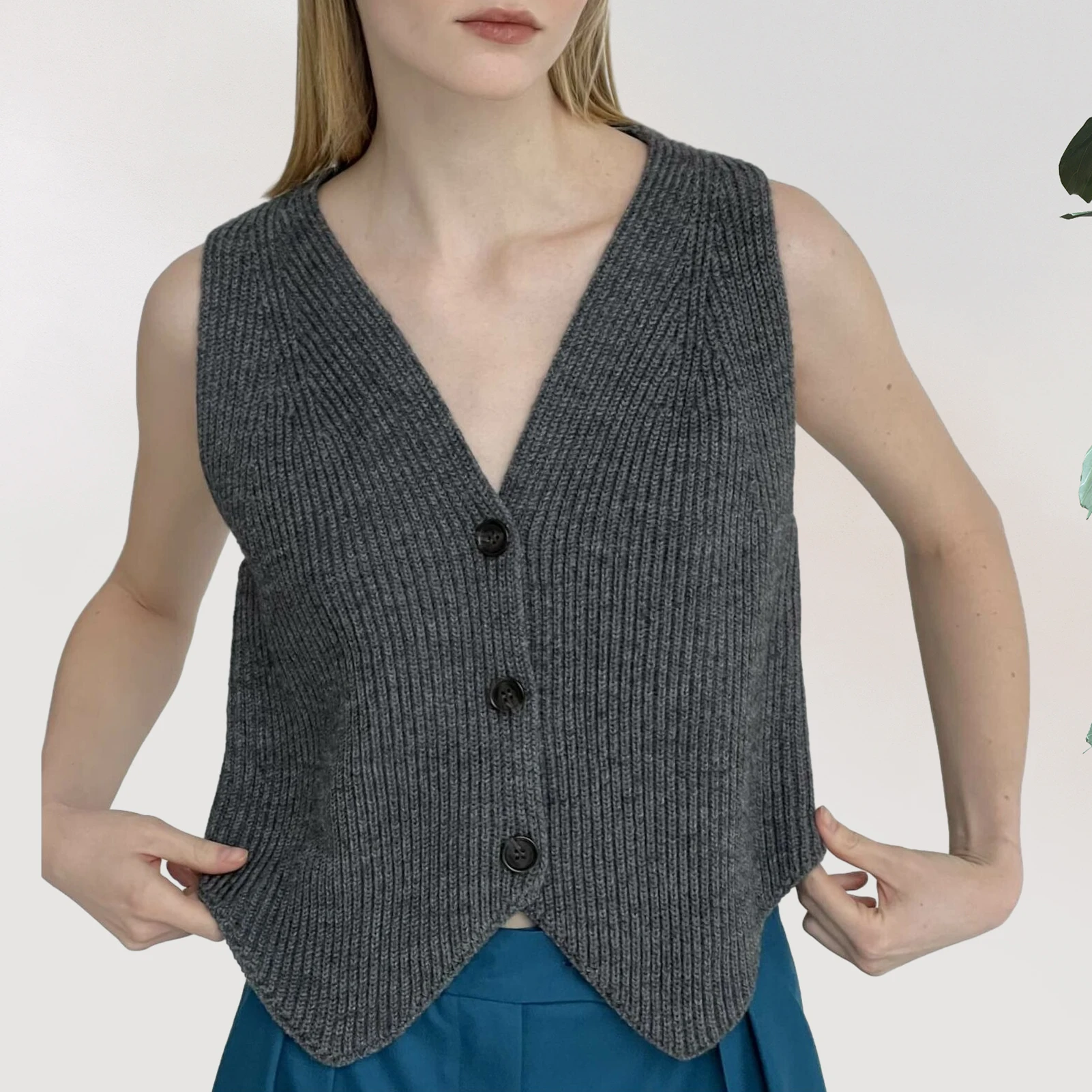 

Vintage V Neck Knitted Vest Female Outerwear Chic Tops Crochet Crop Vest Fashion Solid Color Button Down Vest Pullover Waistcoat