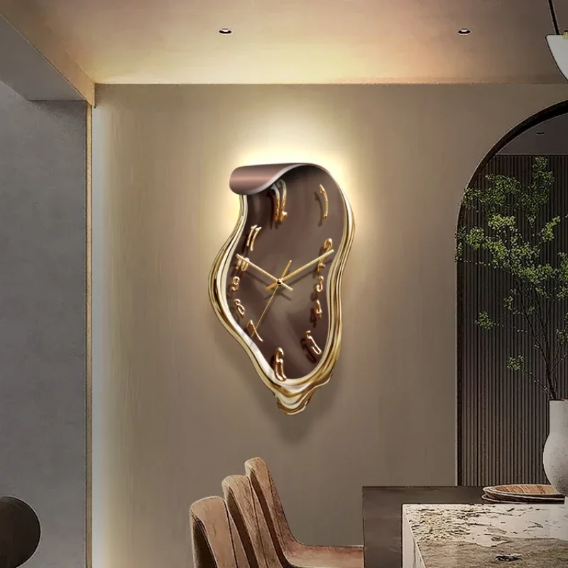 Кварцевые настенные часы декор руки золотые светло-зеленые художественные