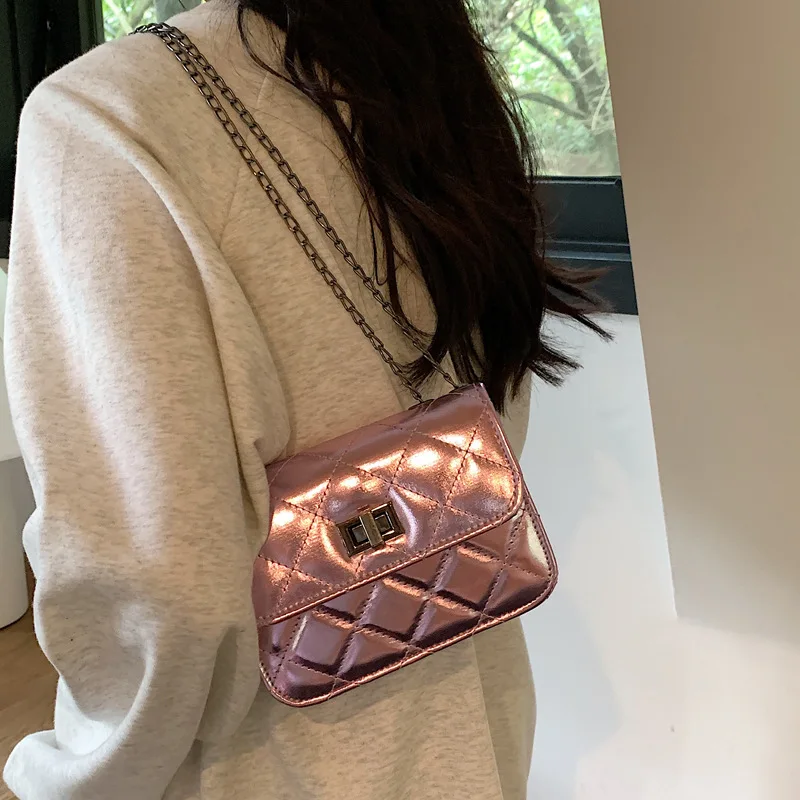 

Fashion Solid Women's PU Reflective Bag Trend Metal Chain Strap Mini Chic Bag 2023 Female New Casual Shopping High Street Wear