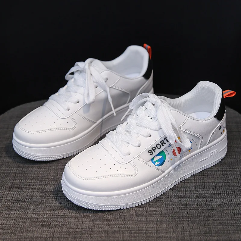 

Женская обувь весна 2022 новая горячая распродажа PU студенческая обувь с граффити белые женские туфли на плоской подошве дышащая спортивная ...