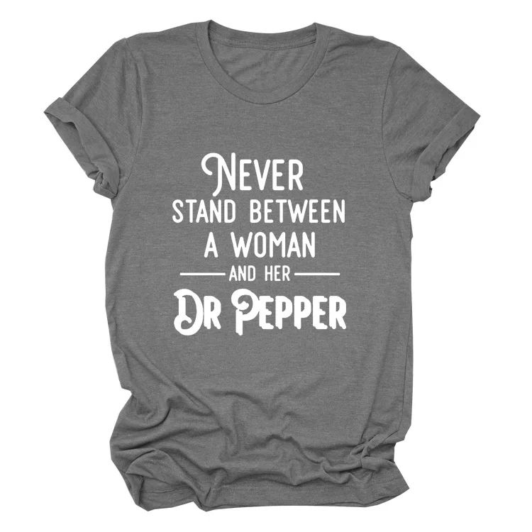 

Женская футболка с коротким рукавом, круглым вырезом и надписью