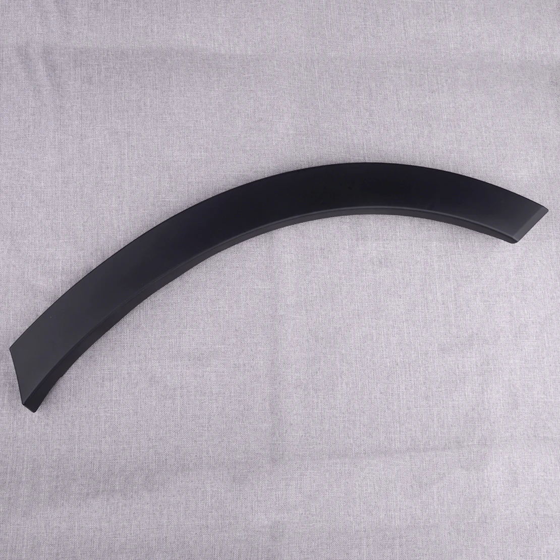 Литая накладка на заднюю левую арку матовая черная полипропиленовая подходит