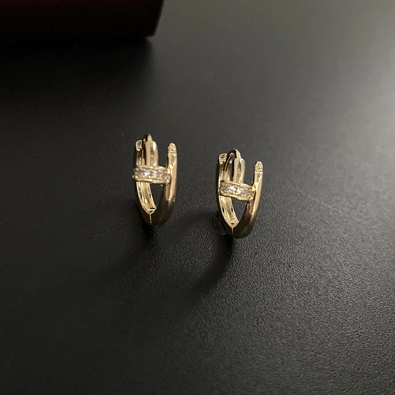 

Fashion Cubic Zircon Nail Shape Small Hoop Earrings for Women Cute Huggie Earrings Party Jewelry Gift