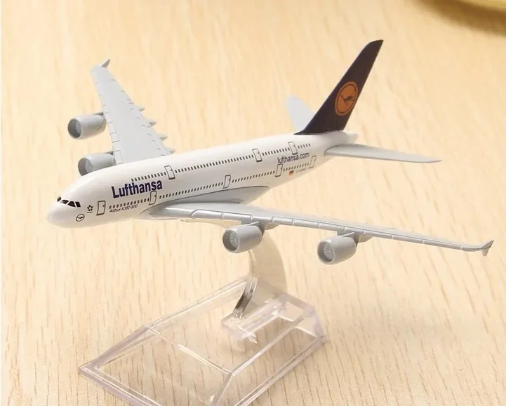 A380 Люффанаса модель самолета 16 см авиакомпания аэроплан литая под давлением