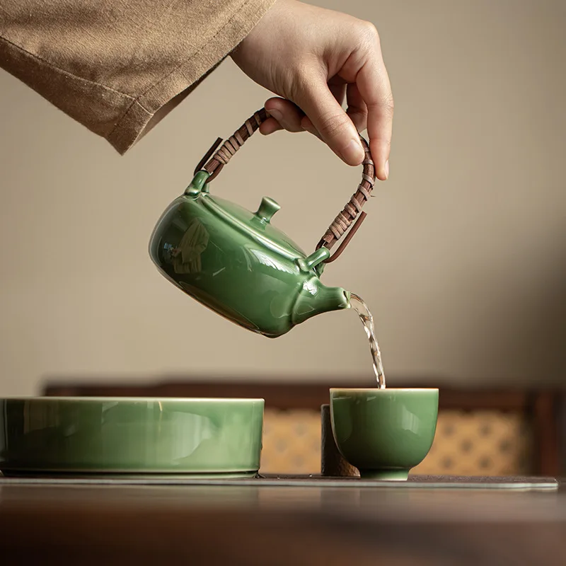 

Зеленый стеклянный чайник из глазури с подъемным лучом, керамический чайник кунг-фу из селадона, маленький одинарный чайник из ротанга с по...