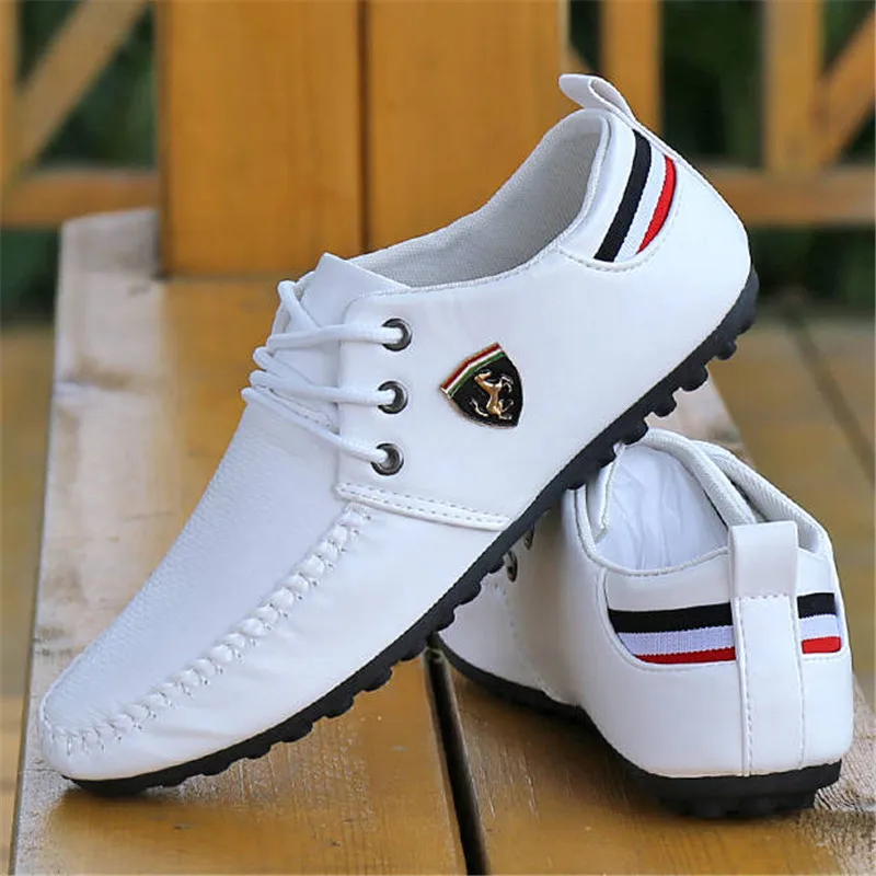 2022 Solid Color Non-slip Men Driving Shoes Spring Autumn New Leather Breathable Men's Peas Shoes British Casual Sneakers