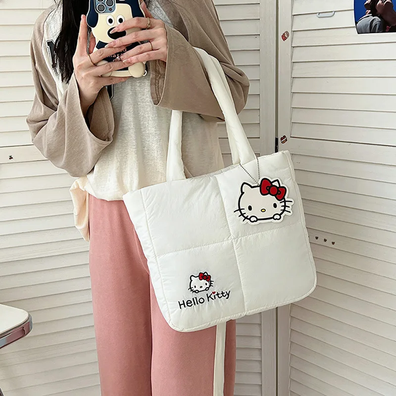 

2023 Original Sanrio Handbag Down Cloth New Cute Makeup Bag Washing Bag Lunch Box Snack Mommy Bag Hellokitty Kuromi Kawaii Gifts