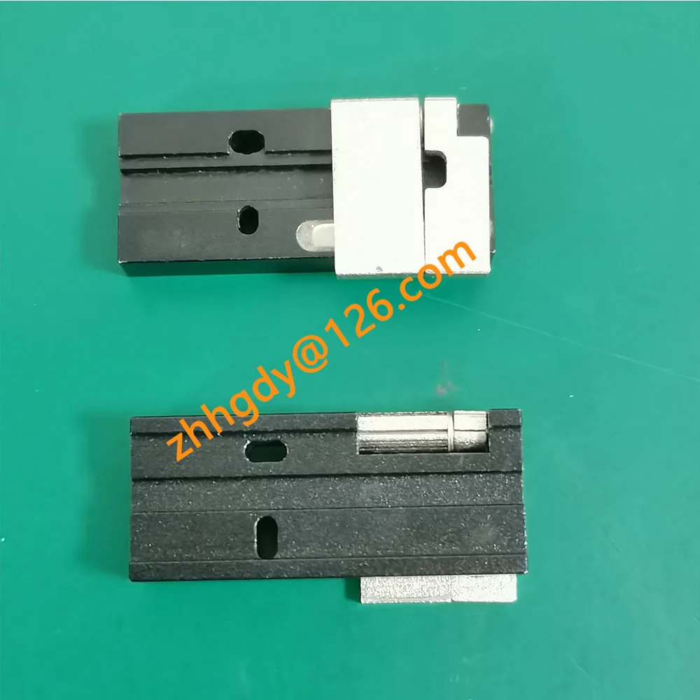 1 Pair 900um Pigtail Fiber Optic Clamps/Leather Wire/Single Core Fiber Optic Clamps  FSM-60S/80S/21S/12S Fiber Holder