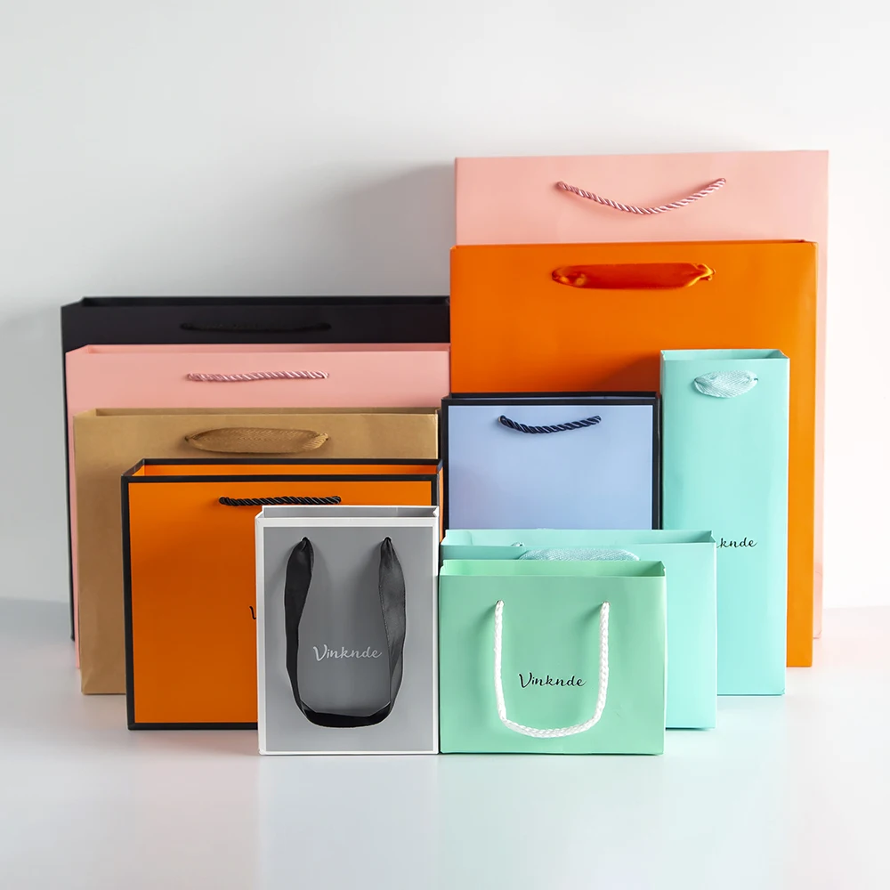 Custom Luxury White Black Clothes Store Retail Packaging Gift Carry Bags Boutique Shopping Paper Tote Bags With Your Own Logo