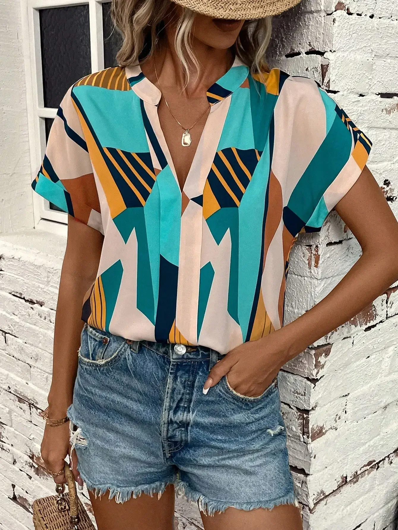 Летняя женская повседневная модная дизайнерская тонкая футболка с V-образным