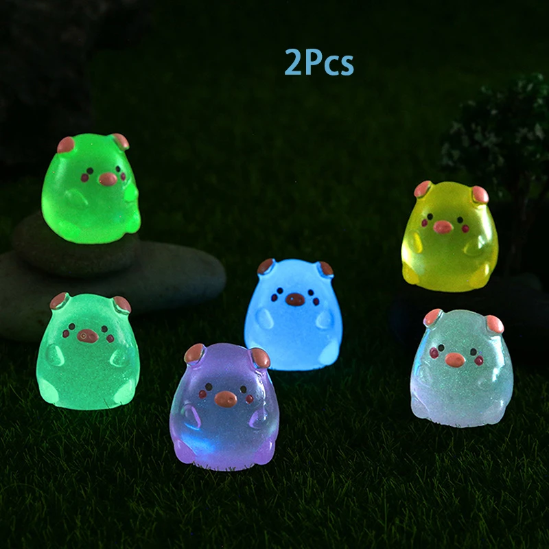 

2PCS Creative Luminous Cartoon Cute Pig Fluorescent Micro Landscape Handicraft House Decoration Miniature Resin Craft Ornament