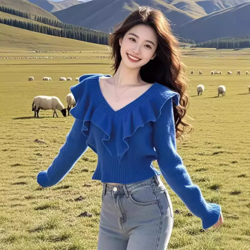 Осенний новый атмосферный свитер с рюшами и v-образным вырезом белый синий