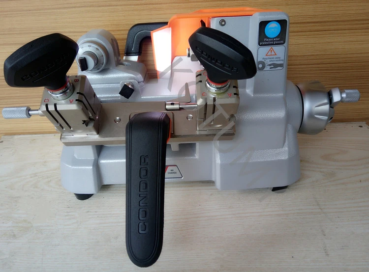 Многофункциональная машина для копирования ключей с аккумулятором