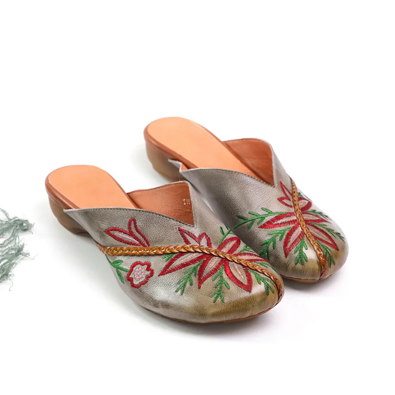 Embroidered Baotou slippers women's 2022 spring and summer new outdoor wear soft retro square heels half slippers