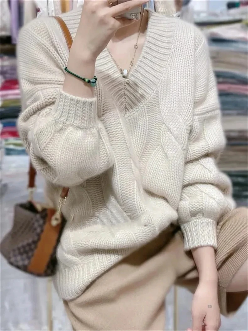 

2023 autumn and winter new V-neck pullover sweater women lazy style thickened outside the top women's bottom sweater