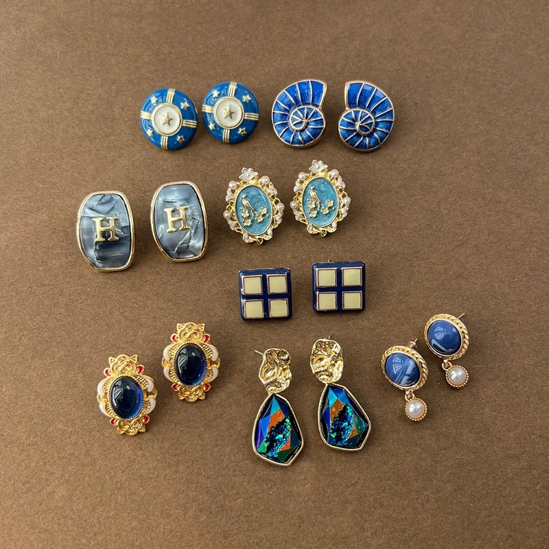 

Vintage Earrings for Women Fashion Blue Enamel Spiral Conch Bird Shape Design High Texture French Medieval Jewelry New Style